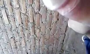 Hän puhui asiakkaiden xxx ilmaista sohvasta.