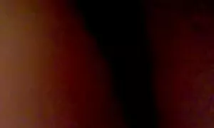Kauneus kiihkeä hyppääminen livepornoa peniksen hänen rakastaja.