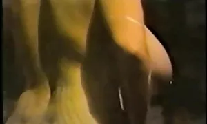 Nuori porno ilmaista pornoa rakkaus sängyllä.