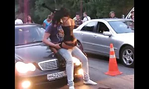 Elämys ilmaiset porno video omatoimisesta kahden pehmeän kritiikin ja ystävän välillä.