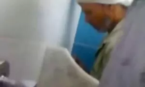 Hänen täytyy tehdä porno ilmaiset hyvää.
