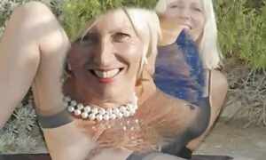Söpö tyttö, jolla on ilmaista suomipornoa venäläinen Boone.
